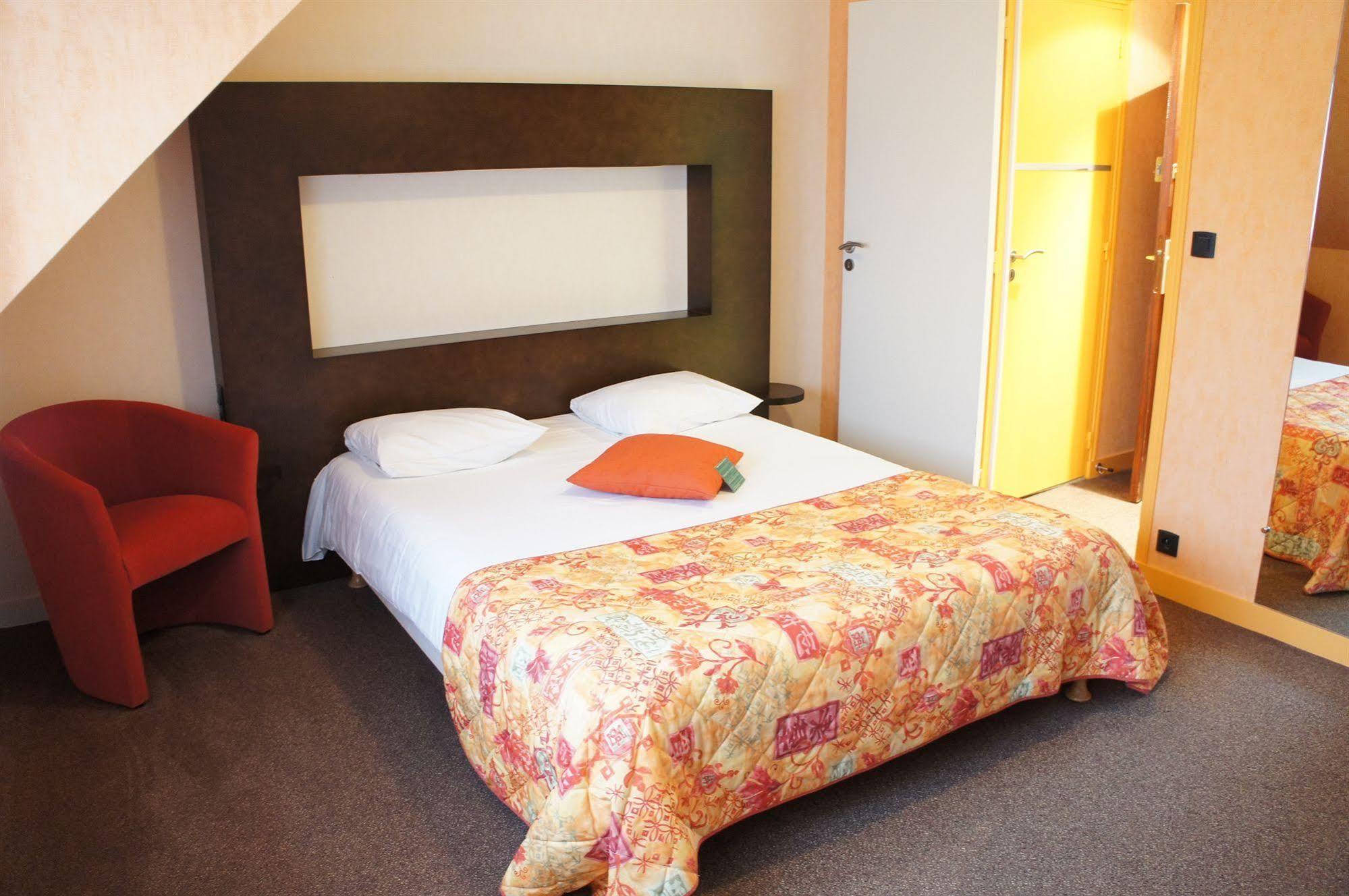 Logis Golfe Hotel Vannes Exterior photo