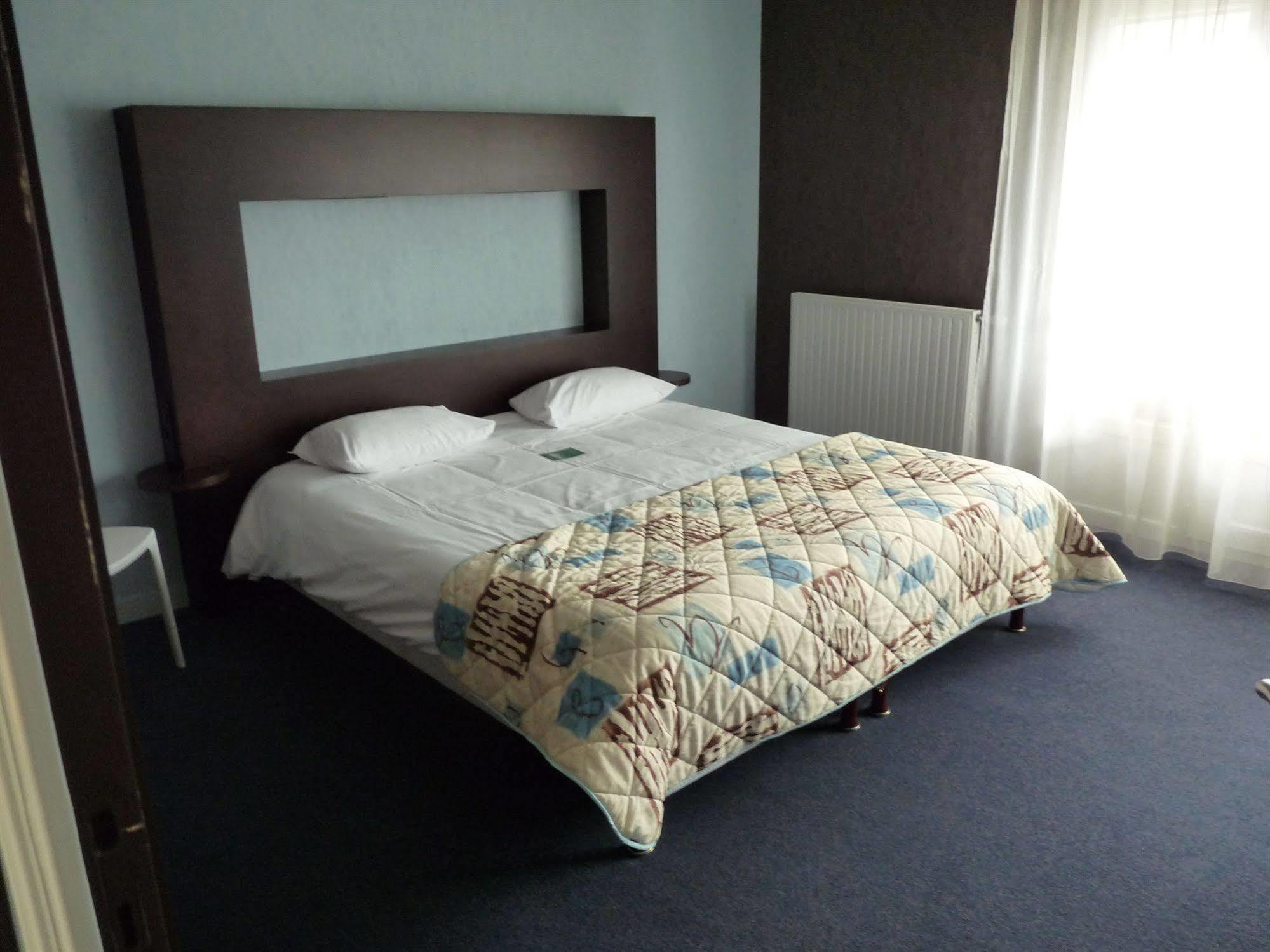 Logis Golfe Hotel Vannes Exterior photo
